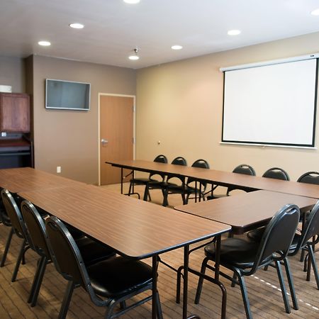 Holiday Inn Express Devils Lake By Ihg Екстер'єр фото