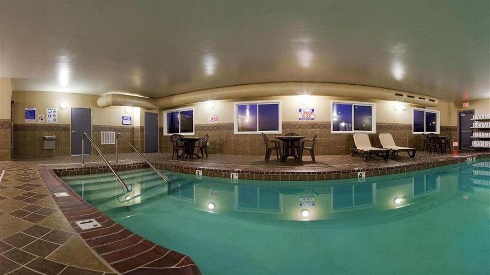 Holiday Inn Express Devils Lake By Ihg Екстер'єр фото
