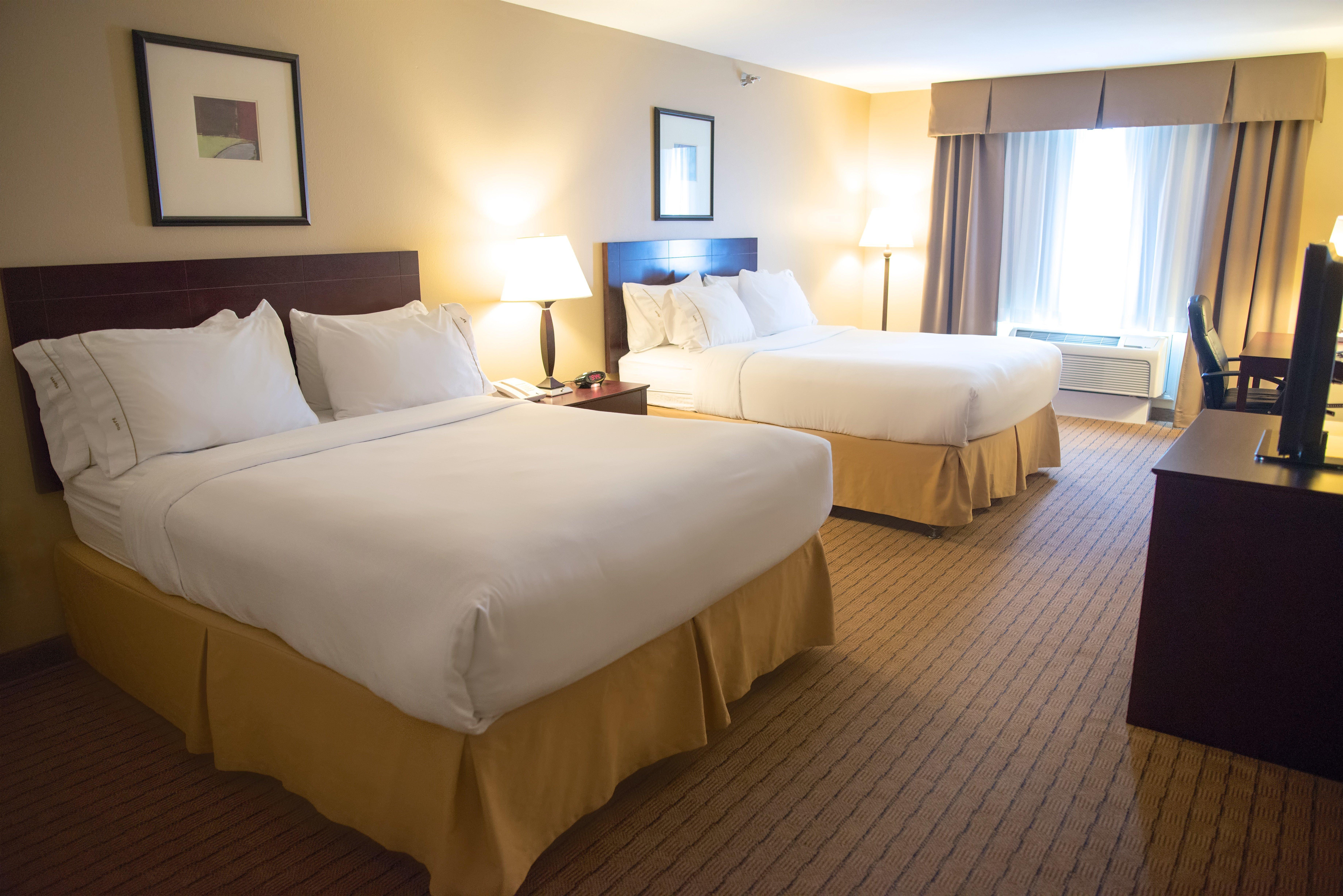 Holiday Inn Express Devils Lake By Ihg Екстер'єр фото
