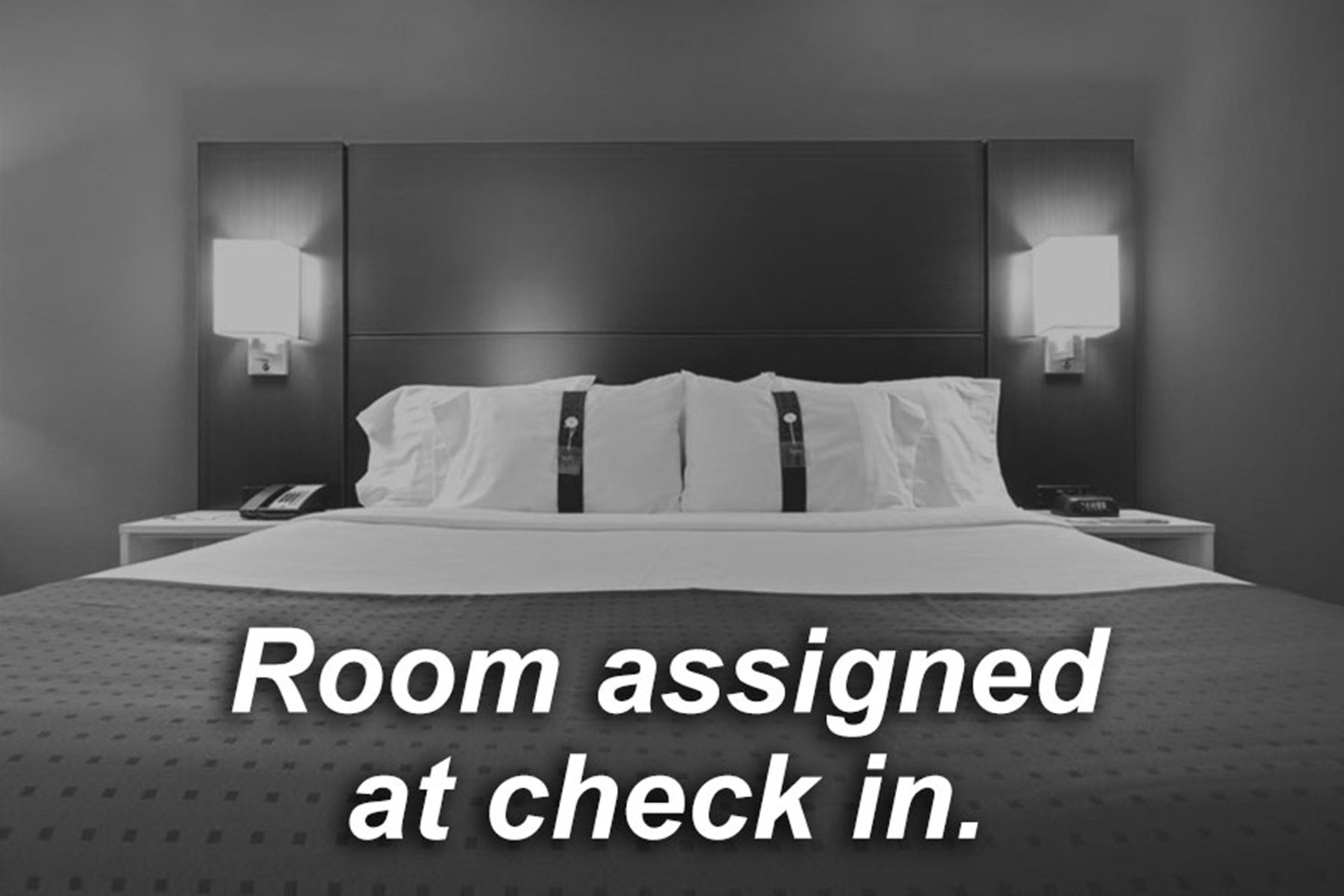 Holiday Inn Express Devils Lake By Ihg Екстер'єр фото