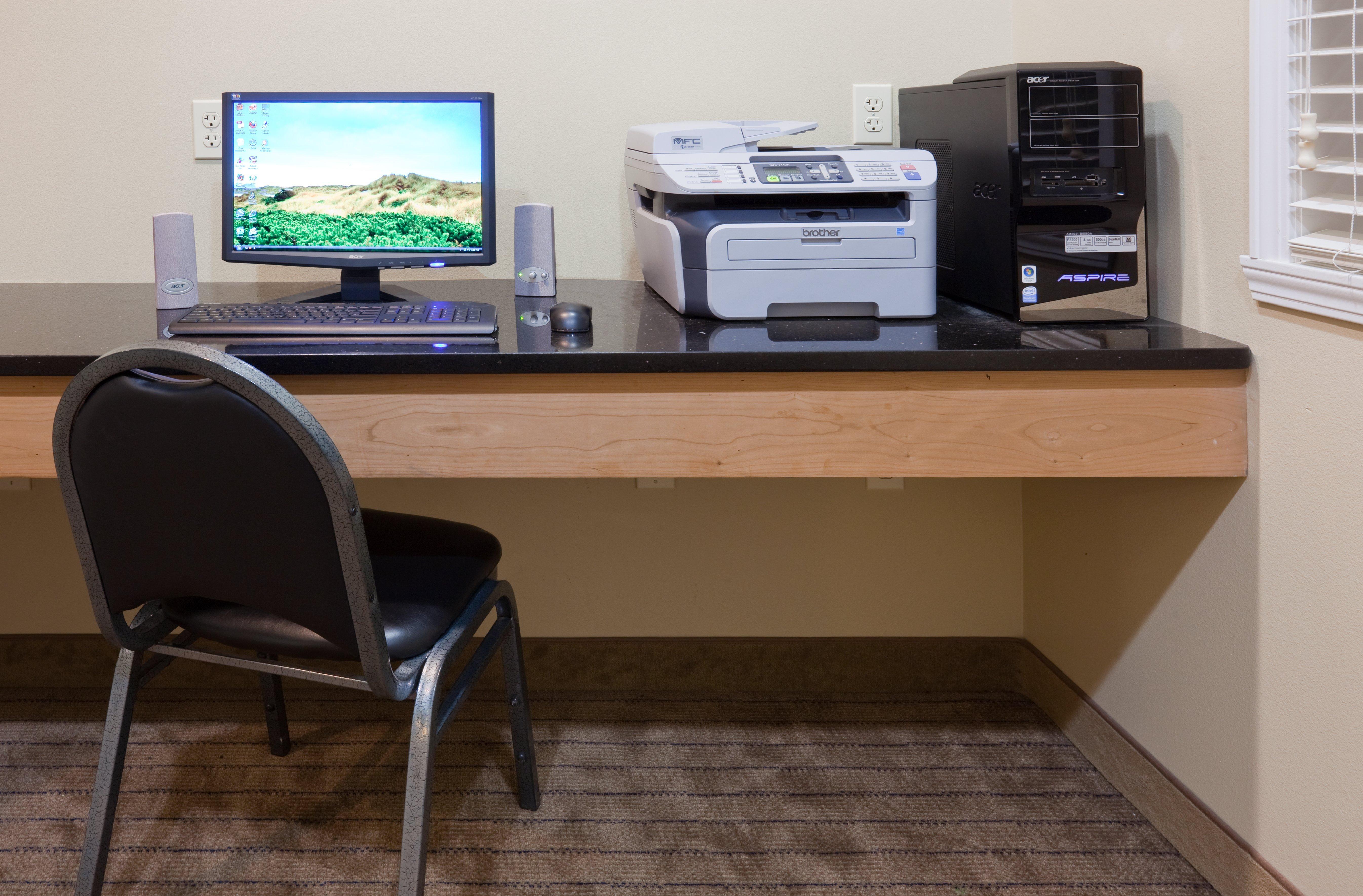 Holiday Inn Express Devils Lake By Ihg Екстер'єр фото