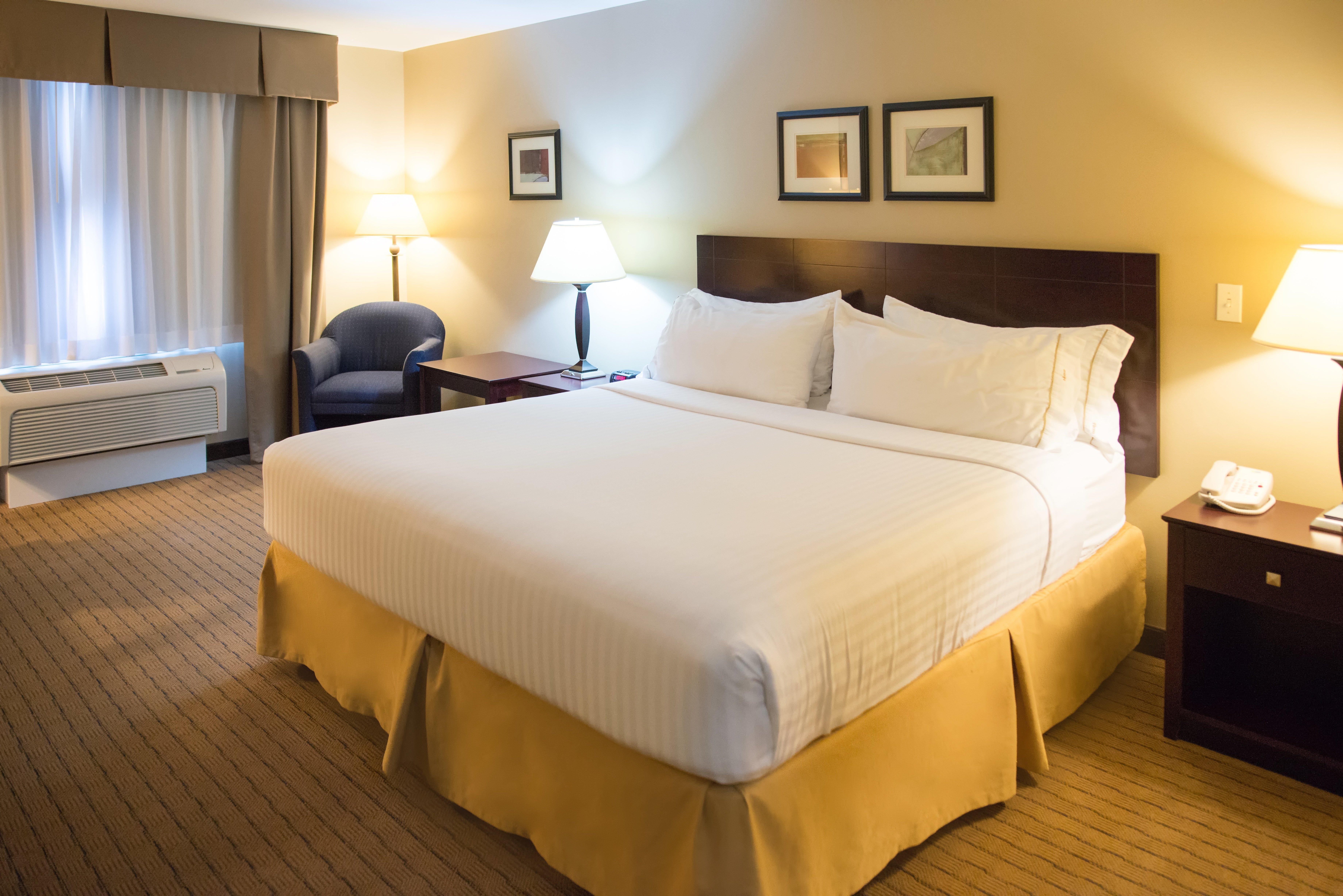 Holiday Inn Express Devils Lake By Ihg Екстер'єр фото