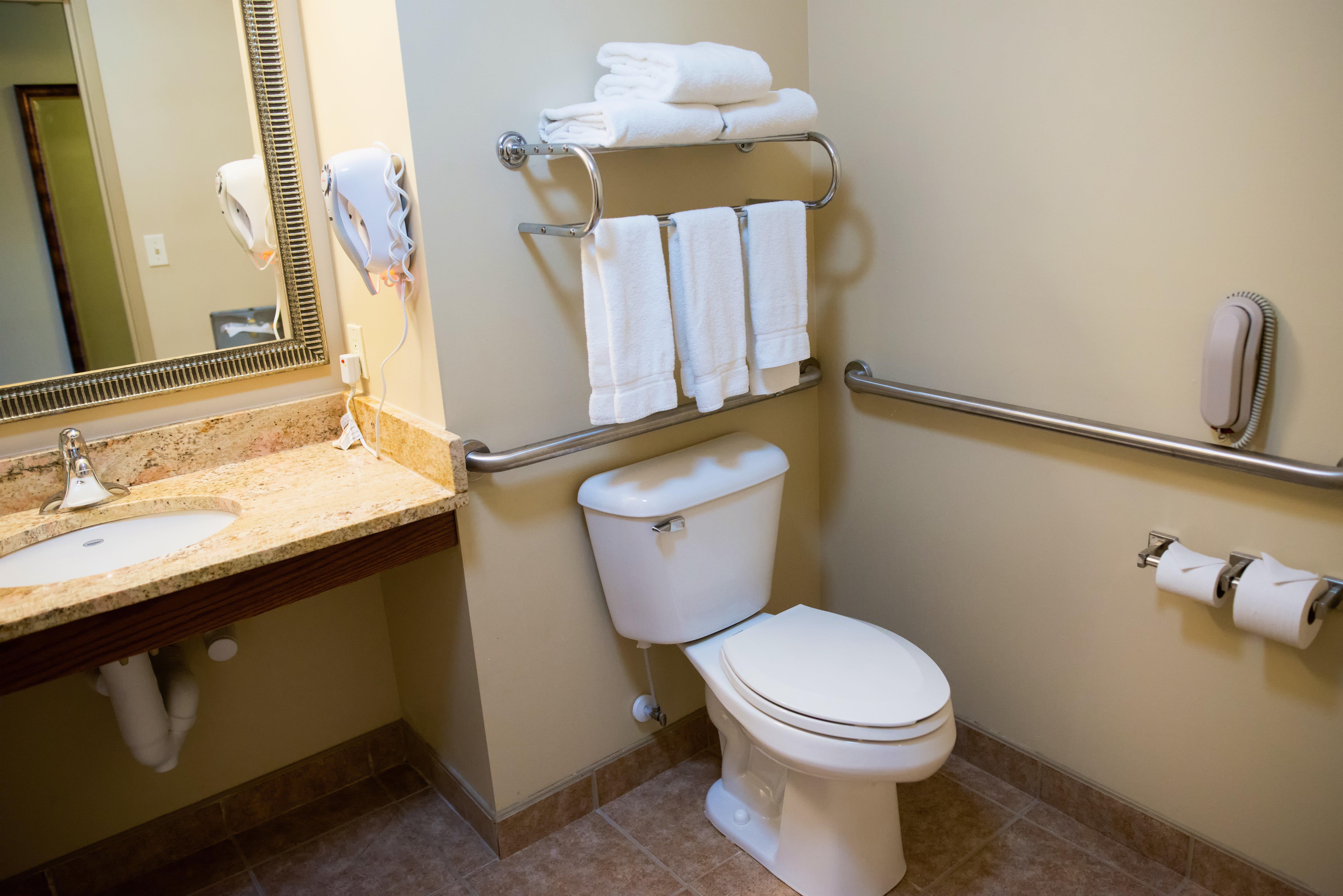 Holiday Inn Express Devils Lake By Ihg Екстер'єр фото