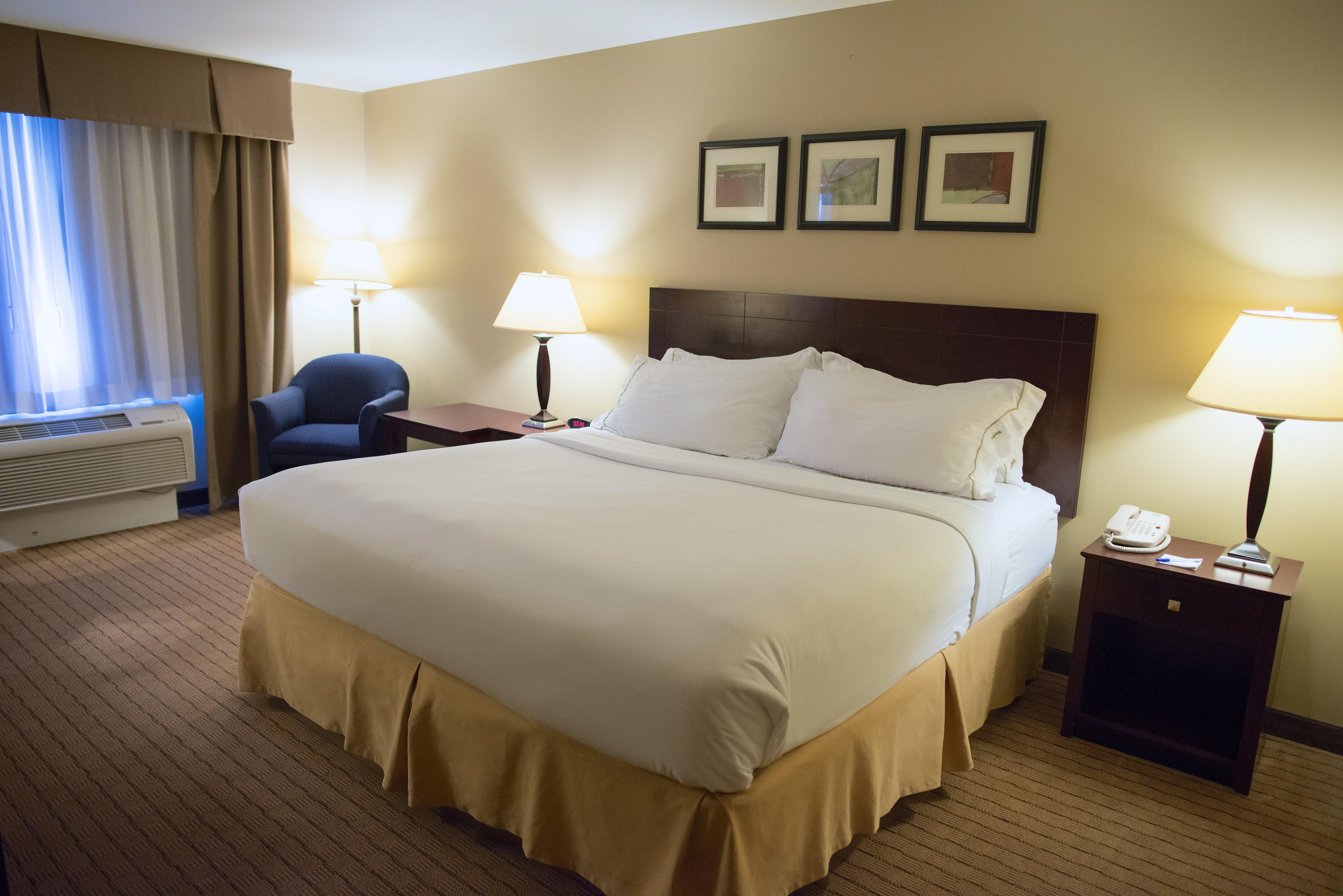 Holiday Inn Express Devils Lake By Ihg Екстер'єр фото