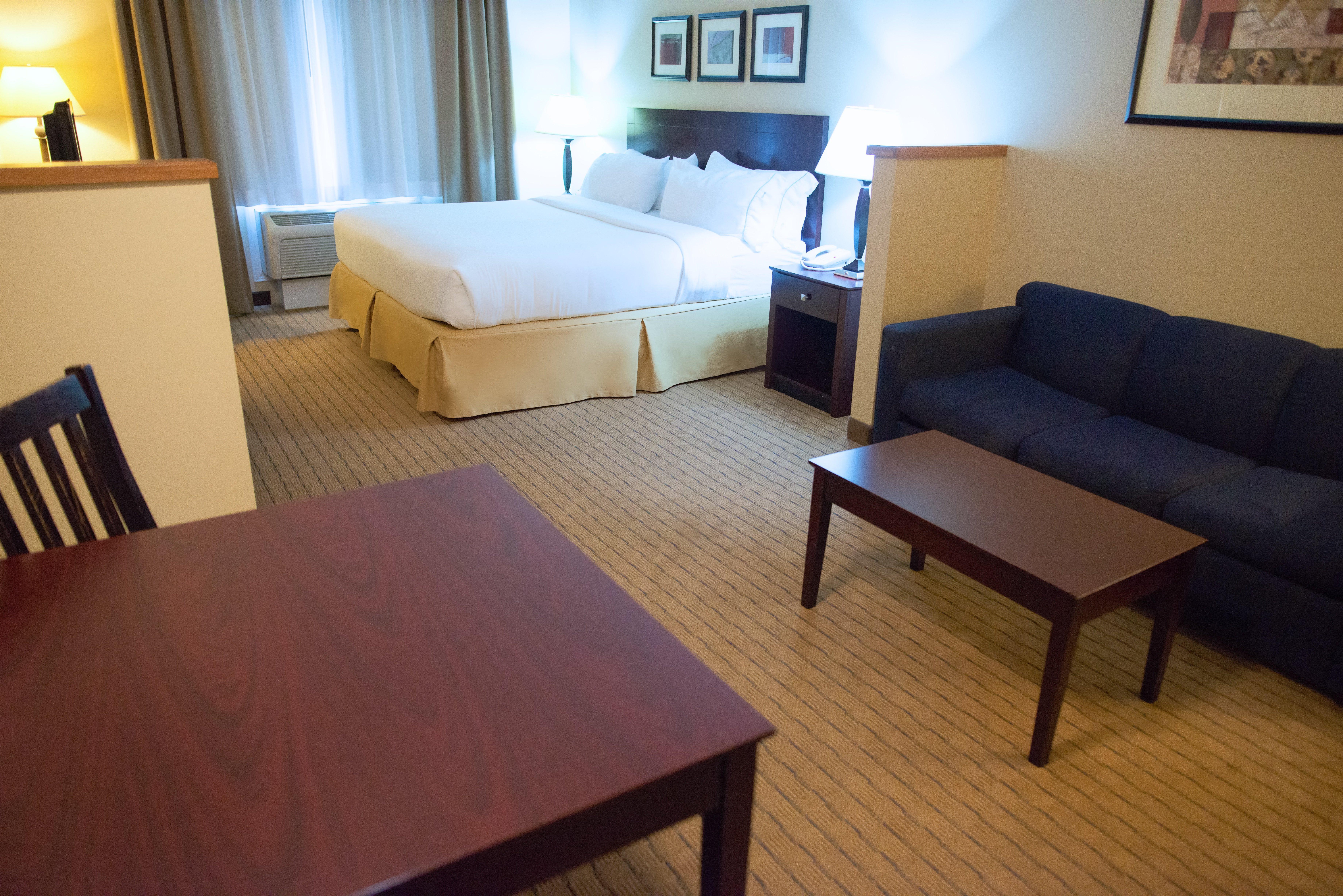 Holiday Inn Express Devils Lake By Ihg Екстер'єр фото