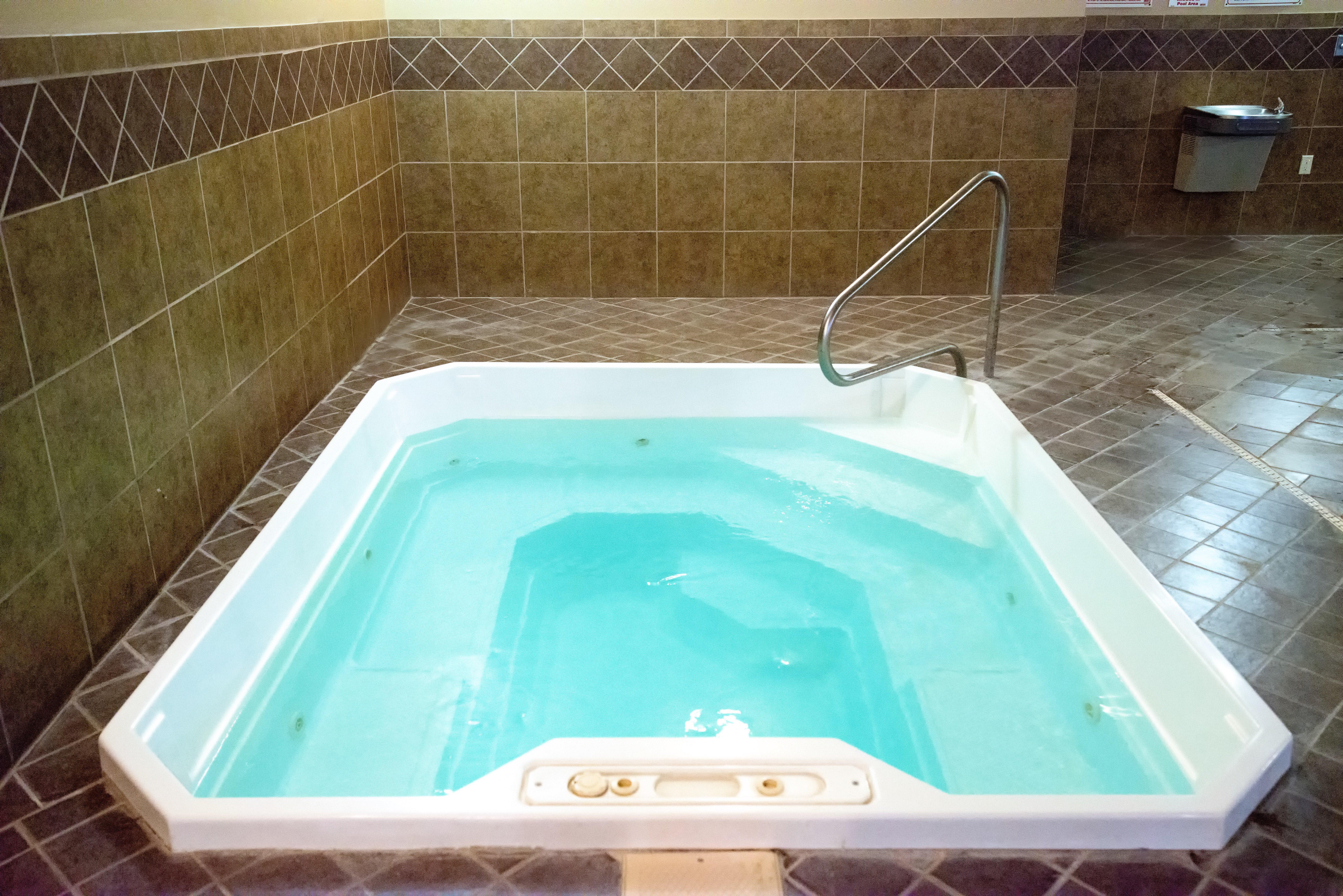 Holiday Inn Express Devils Lake By Ihg Екстер'єр фото