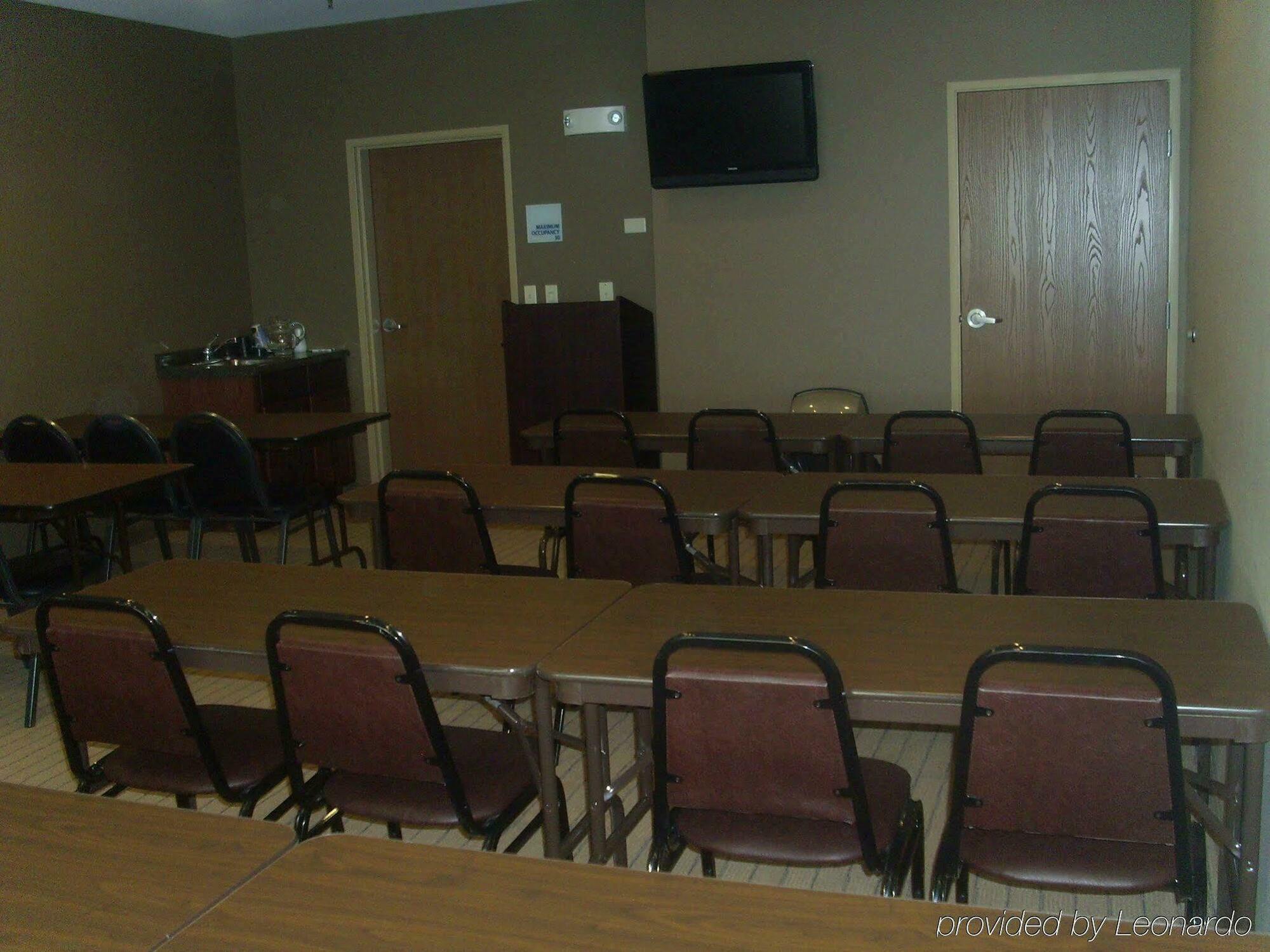 Holiday Inn Express Devils Lake By Ihg Ресторан фото