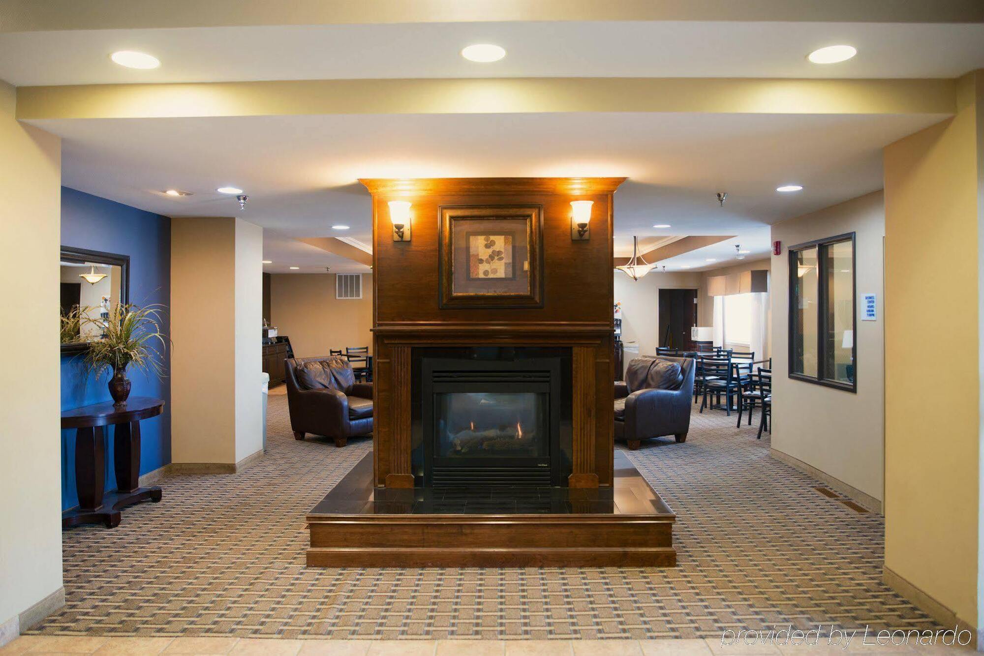 Holiday Inn Express Devils Lake By Ihg Екстер'єр фото